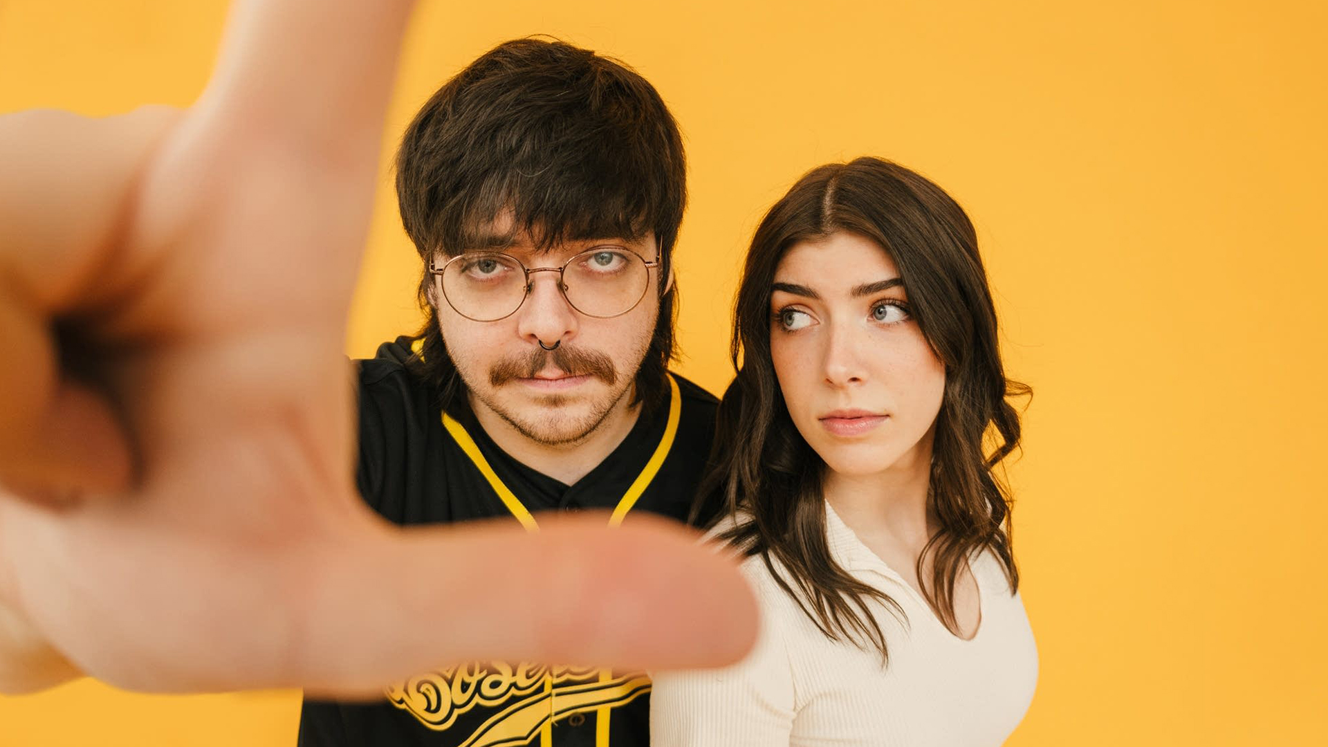 Durry’s This Movie Sucks: Slacker Anthems for the Scroll-Tired Generation