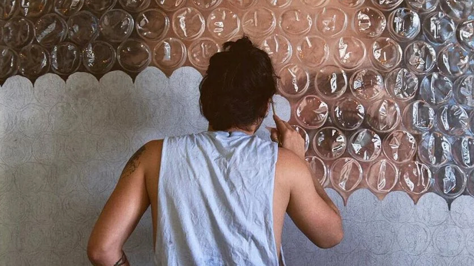 Through the Veil — Darian Mederos’ Obscura Series and the Poetics of Distance