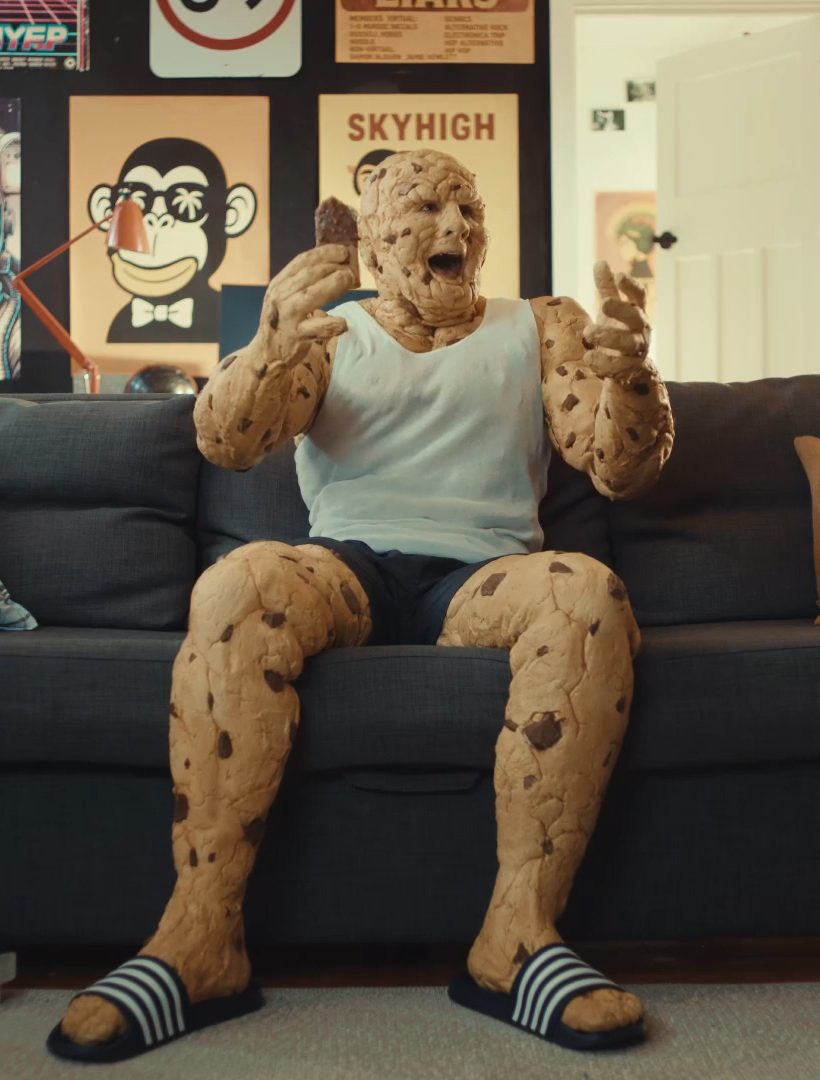 Maxibon Goes Full Cookie (And Fully Unhinged)