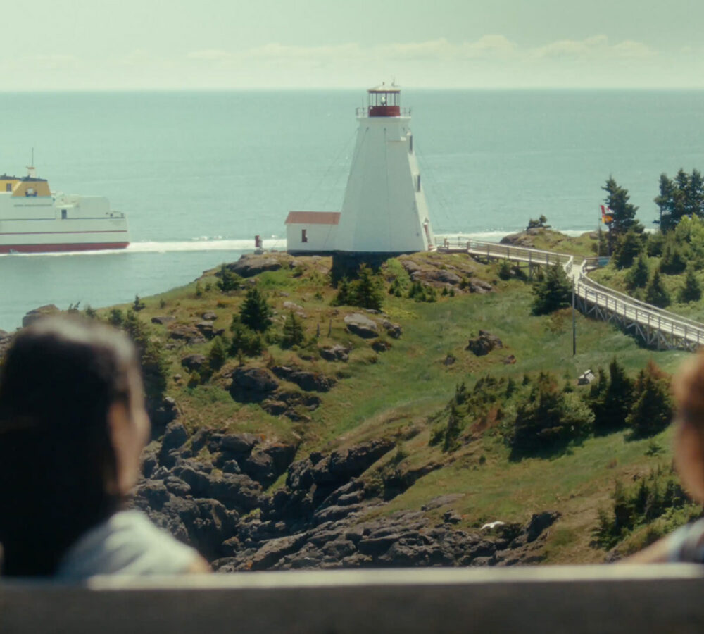 Expedia Lets Canada Reveal Itself
