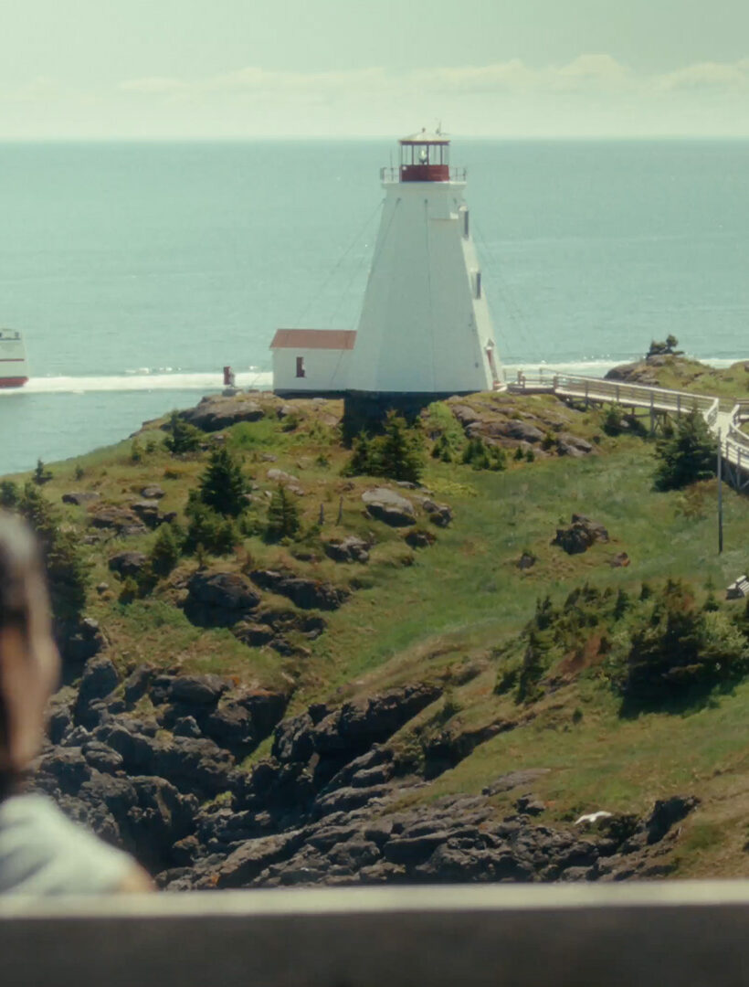 Expedia Lets Canada Reveal Itself