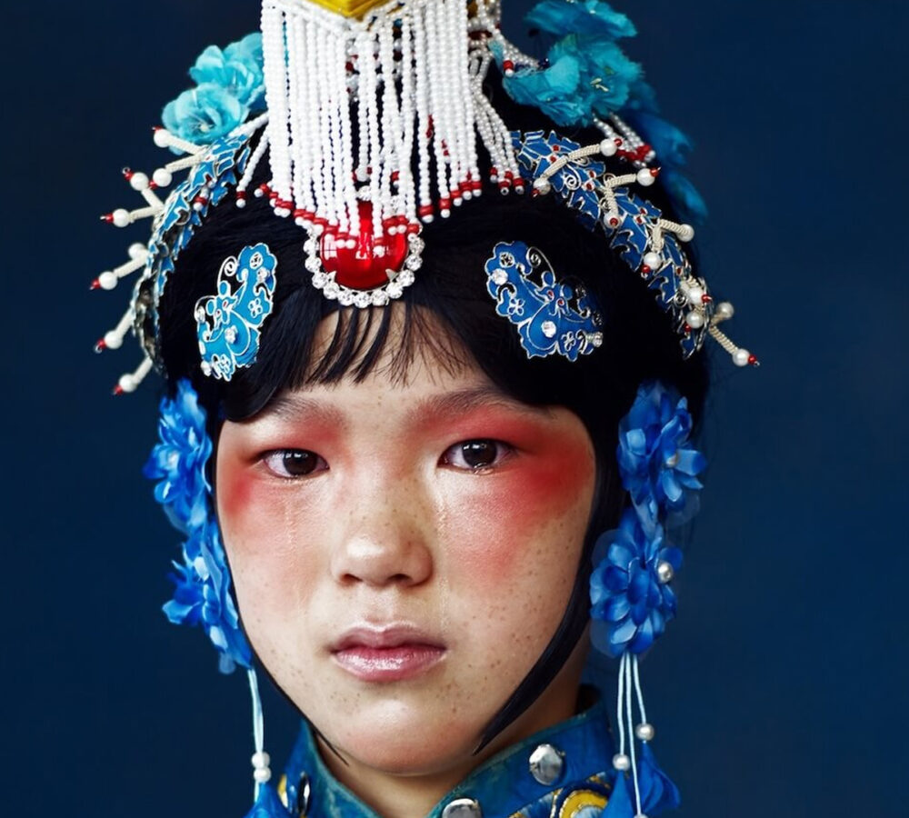 Kiki Xue: Where Fashion Meets Fine Art